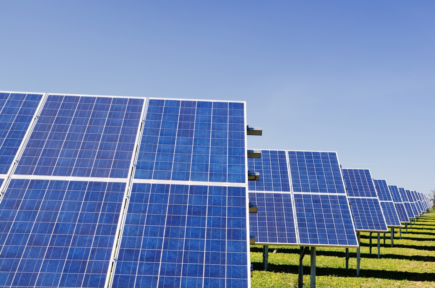 Dlaczego warto inwestować w energię słoneczną